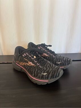 Brooks Ghost Women’s 6 Running Shoes Black Zebra Print Cushioned Neutral Runner